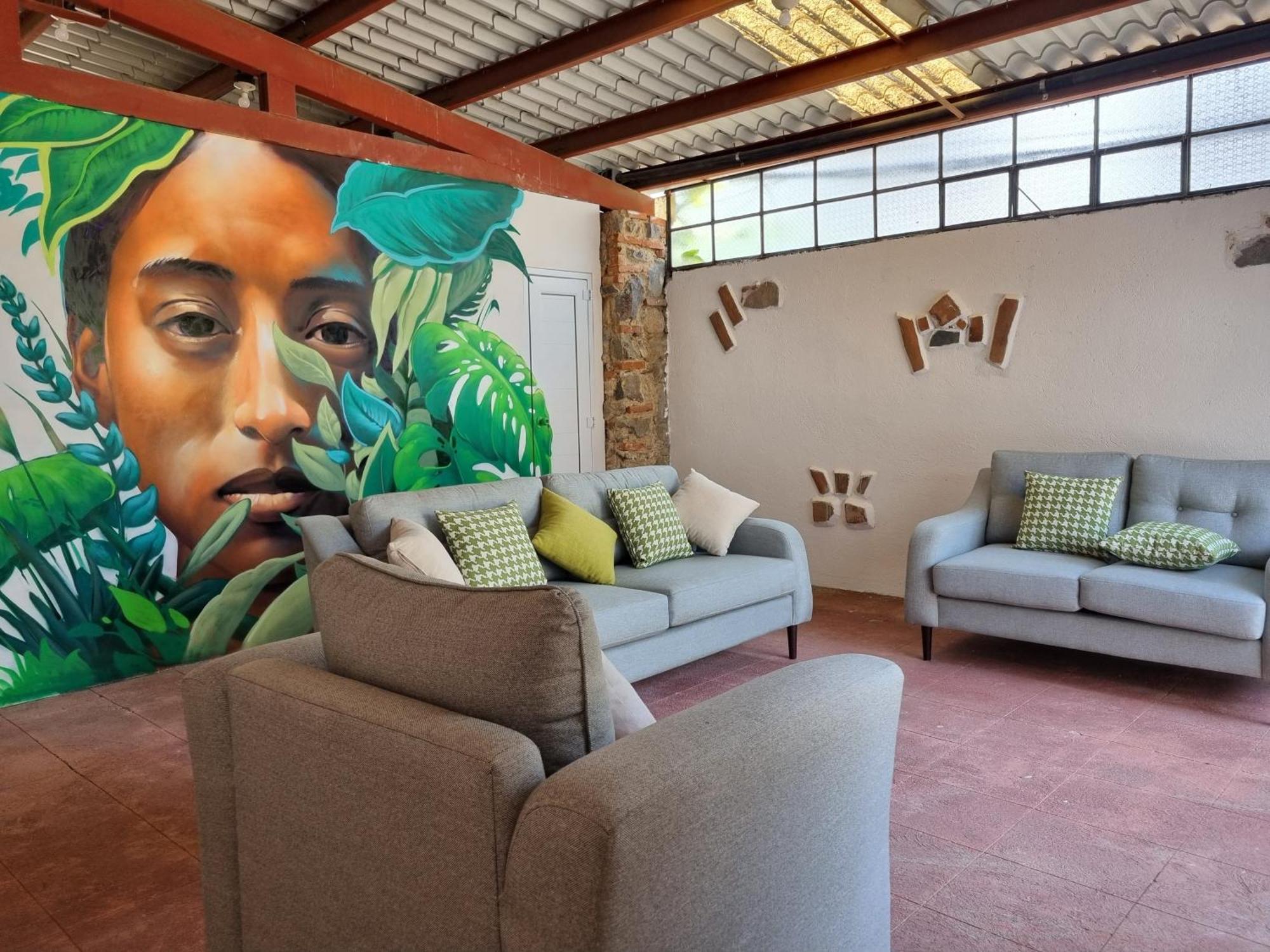 Central Hostel San Sebastian Antigua Extérieur photo